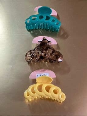 Set of 3 Colored Hair Jaw Clips with teeth